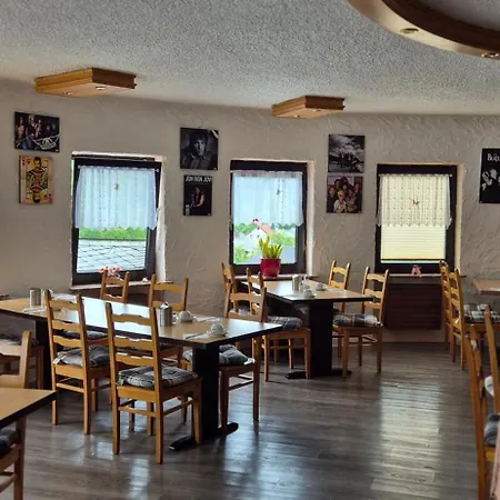 Eifelblick Pensión 3*